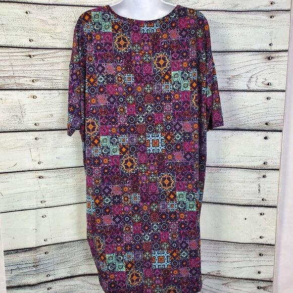 LuLaRoe Carly Tunic Dress Women’s M Purple Mosaic Print High Low Hem - Picture 3 of 6